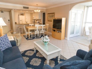 Luxury Rental Beach Pool Excellent 2 Bedrooms Partial Views